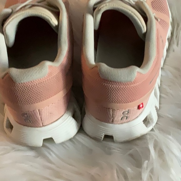 On Cloud Sneakers - Picture 5 of 11